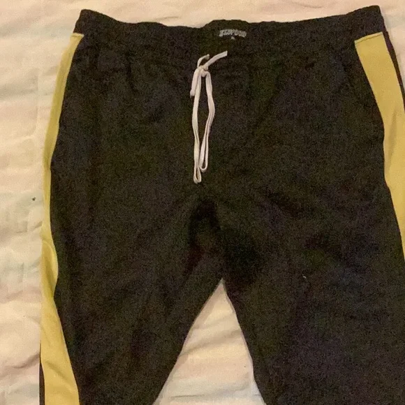 Mens Joggers by Elwood XL - Picture 2 of 6